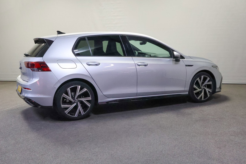 Volkswagen Golf 1.5 eTSI R-Line