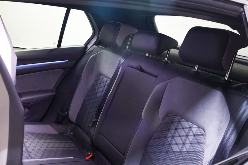 Volkswagen Golf 1.5 eTSI R-Line