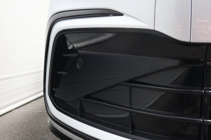 Volkswagen Golf 1.5 eTSI R-Line