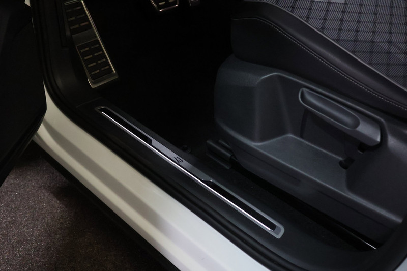 Volkswagen Tiguan 1.5 TSI R-Line Business+