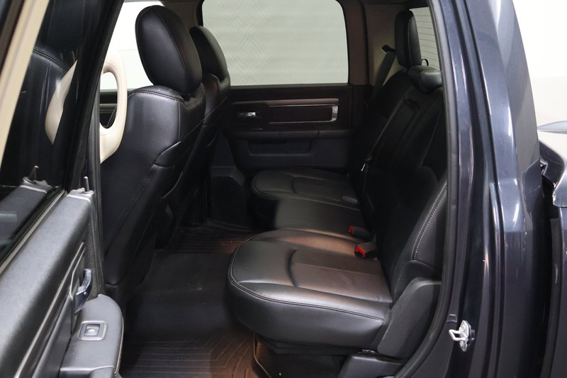 Dodge Ram 1500 5.7 V8 Quad Cab 6’4 (SCHADE NOKKENASSEN)
