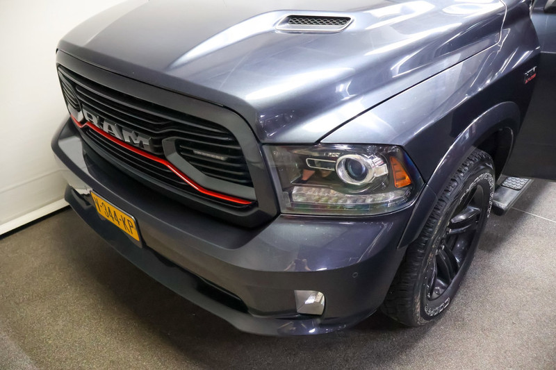 Dodge Ram 1500 5.7 V8 Quad Cab 6’4 (SCHADE NOKKENASSEN)